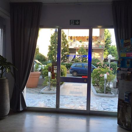 Hotel Ancora Cesenatico Exterior photo