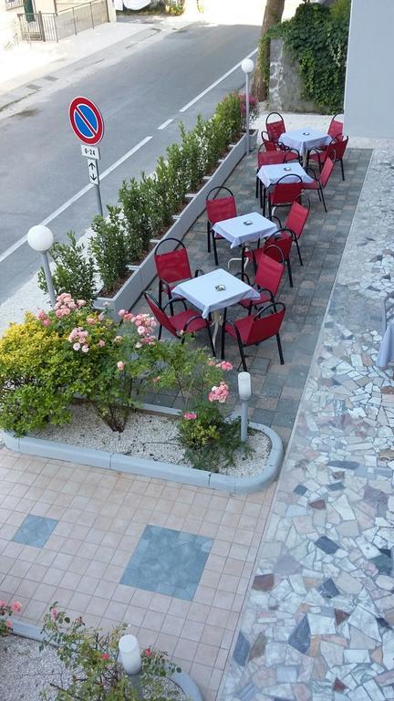 Hotel Ancora Cesenatico Exterior photo