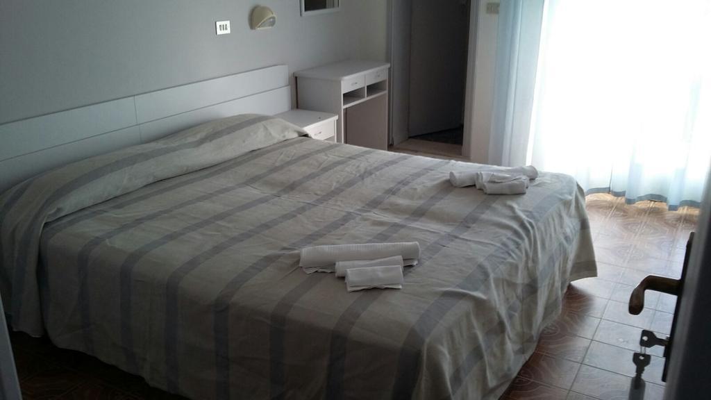 Hotel Ancora Cesenatico Exterior photo